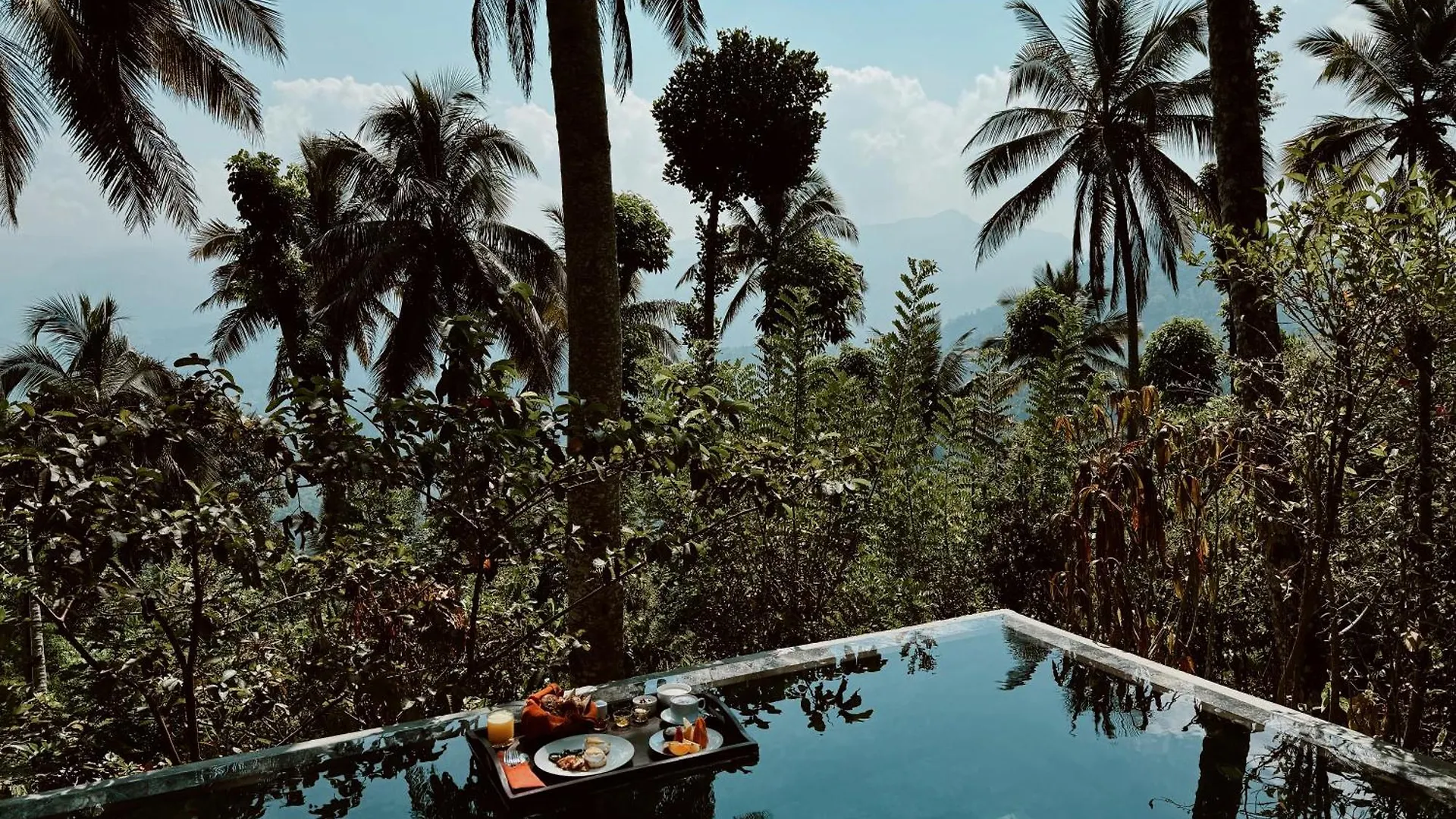 *****  Aarunya Nature Resort - Kandy Sri Lanka
